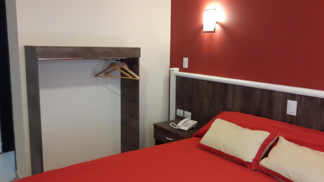 Hotel Cueva De Manos 3*